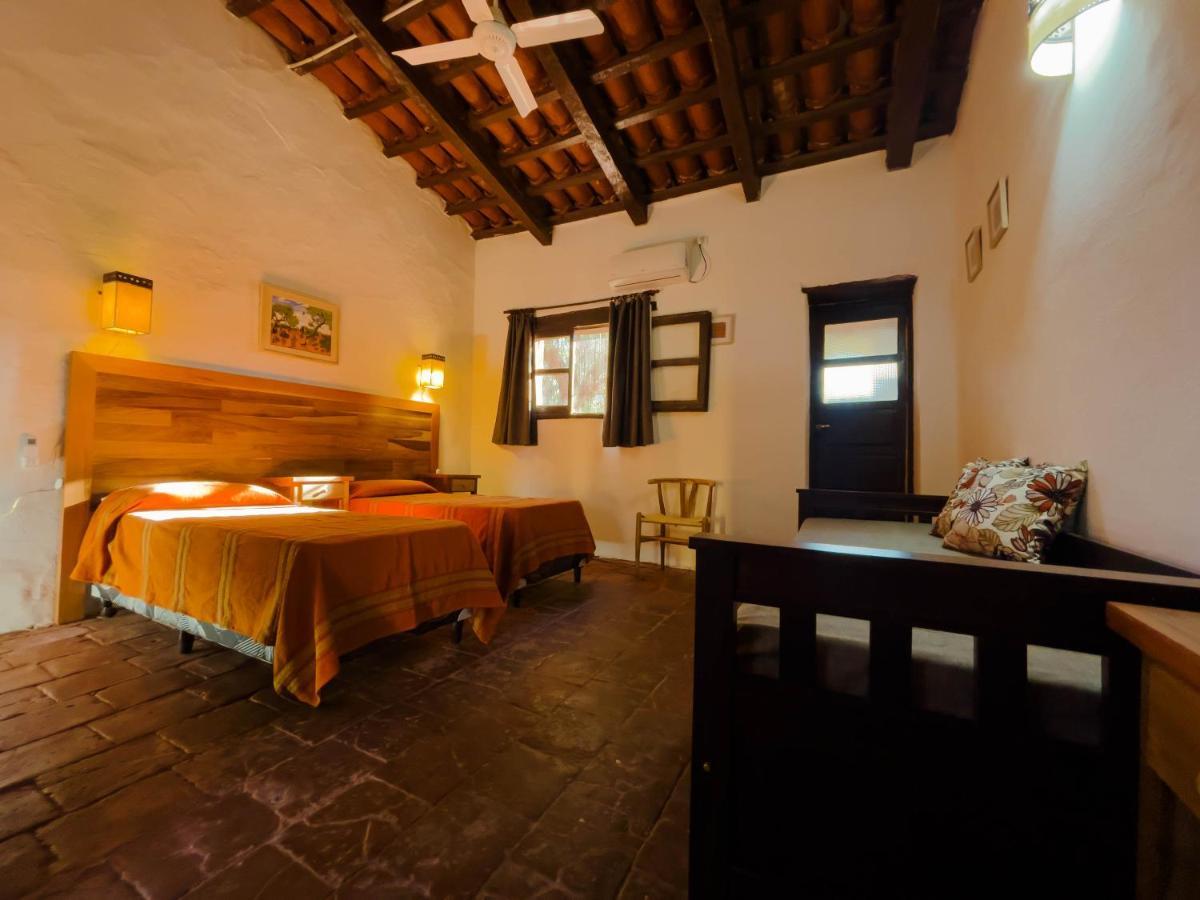 ホテル La Casona De Moldes Coronel Moldes エクステリア 写真