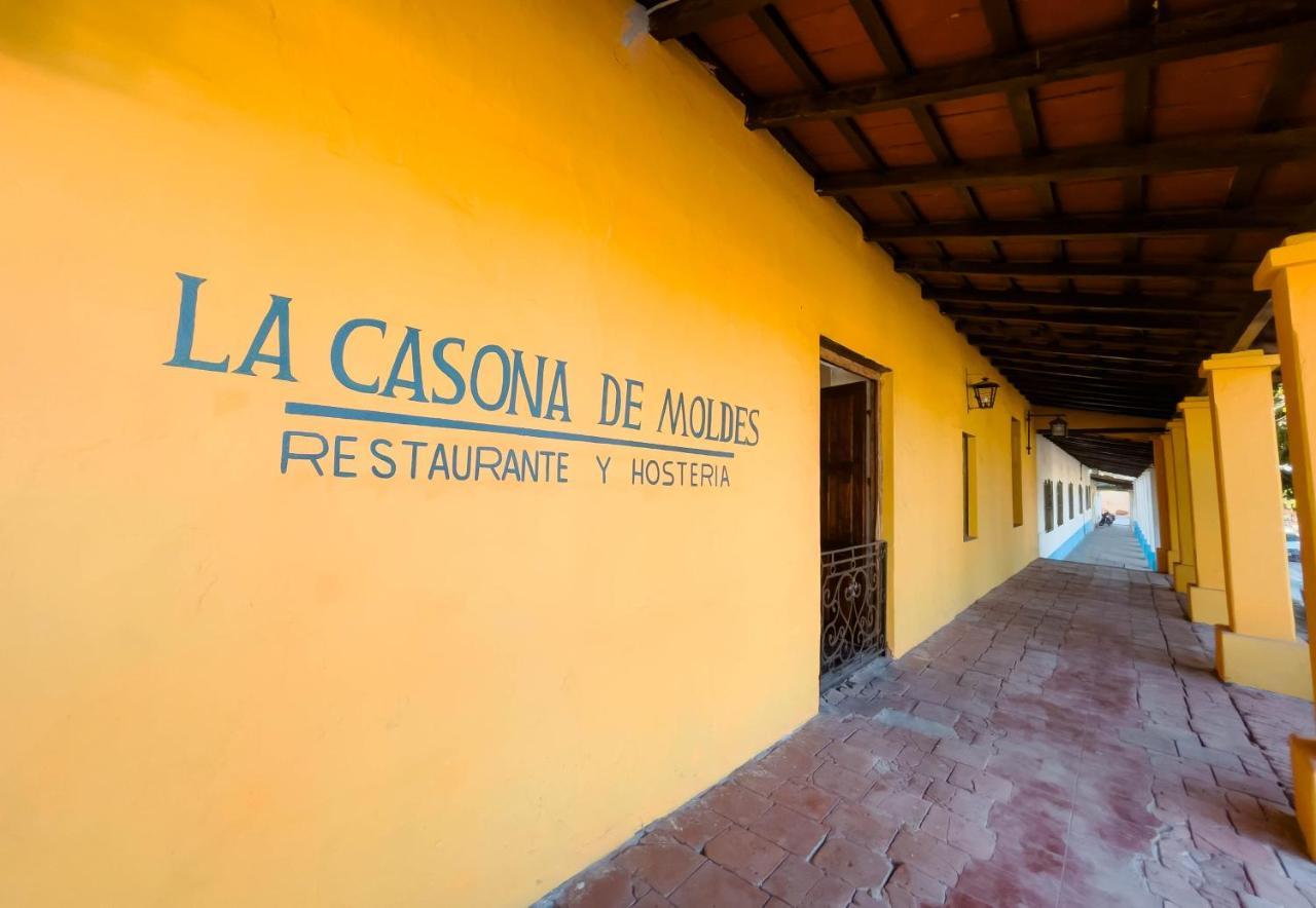 ホテル La Casona De Moldes Coronel Moldes エクステリア 写真