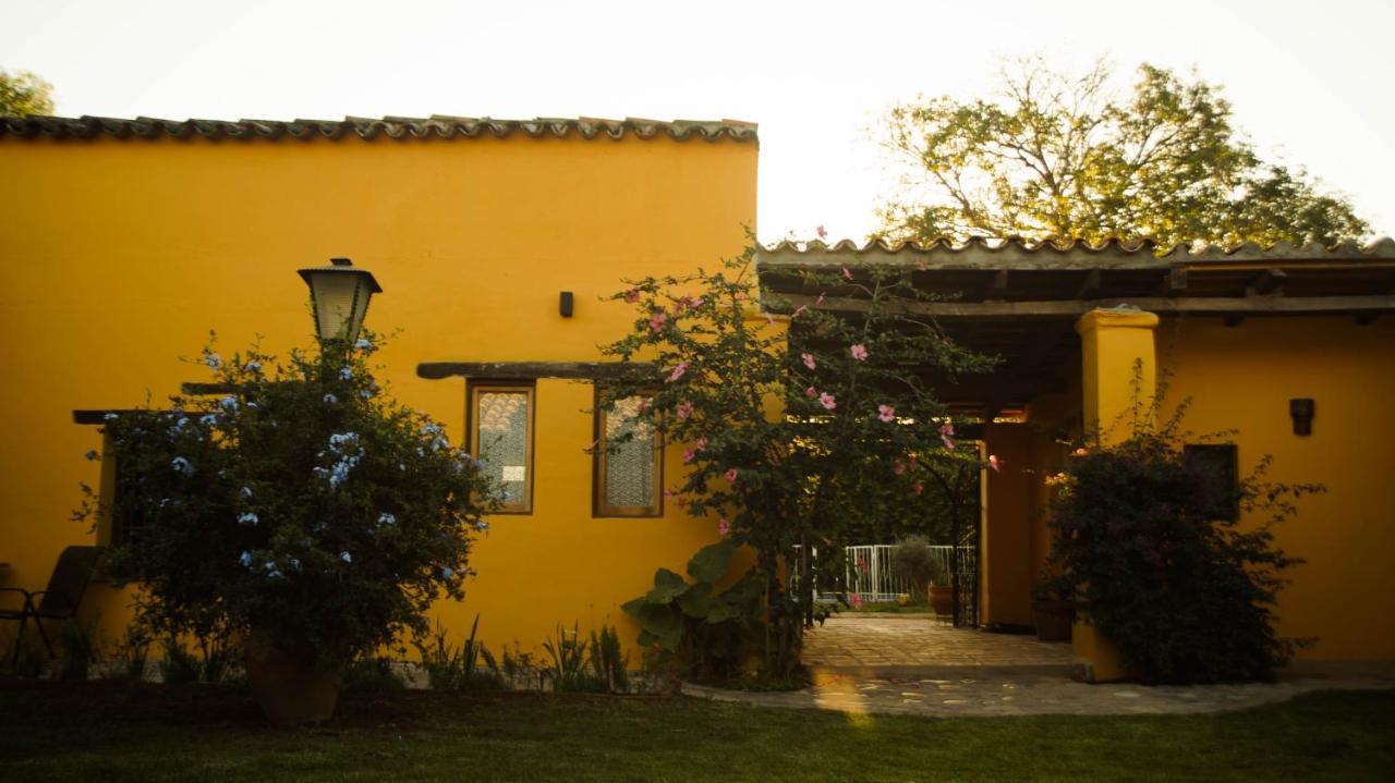 ホテル La Casona De Moldes Coronel Moldes エクステリア 写真